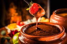 FONDUE DE CHOCOLATE