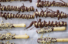 ACHEI E VOU TE ENSINAR... BISCOITO DE POLVILHO COM PONTA DE CHOCOLATE