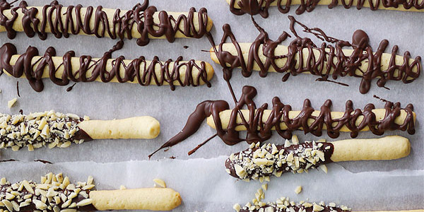 ACHEI E VOU TE ENSINAR... BISCOITO DE POLVILHO COM PONTA DE CHOCOLATE