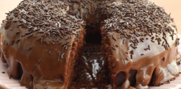 BOLO DE BRIGADEIRO DE LIQUIDIFICADOR QUEM QUE APRENDER NAO PERCA A CHANCE....